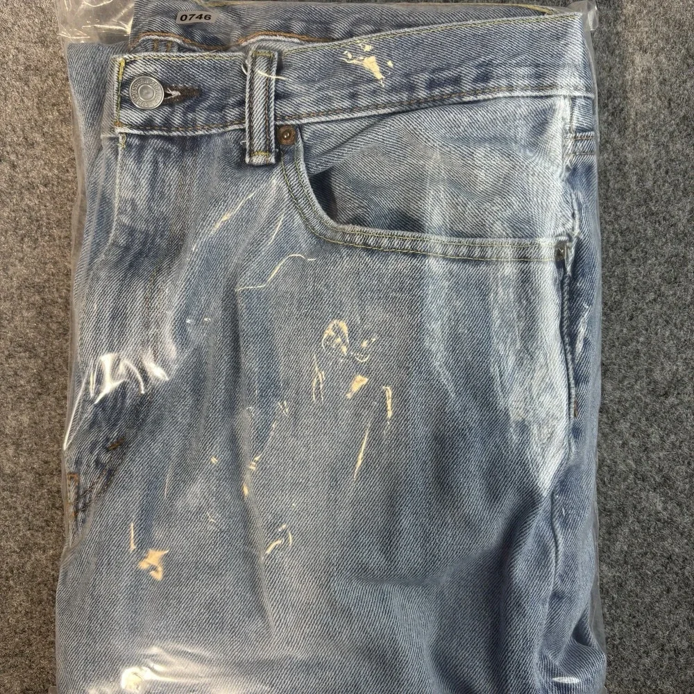 Levi's 505 Jeans Mens‎ 36x32 Straight Leg Light Wash Distressed Faded Blue Denim